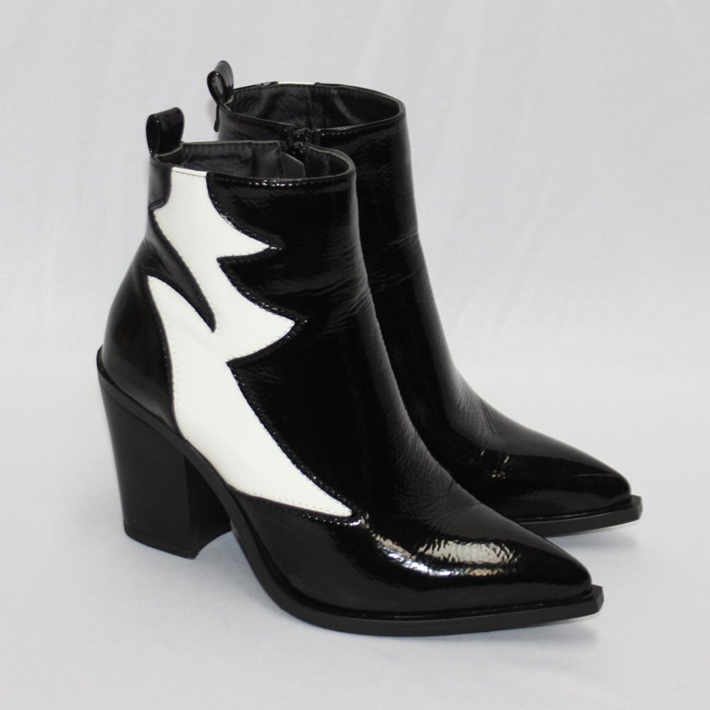 Jeeini of Paris Black Faux Leather Ankles Boots